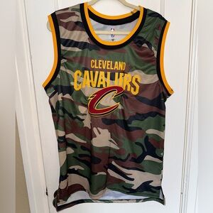Cleveland Cavaliers Women’s Camo Tank Top Jersey. Great condition. Size L